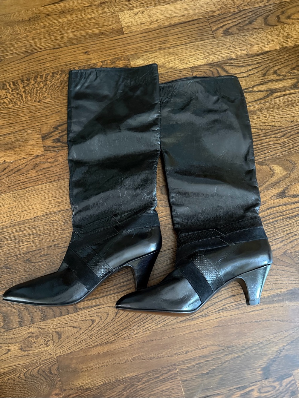 Miguel Hernandez Women’s Black Leather Knee High Pull On Boots 8